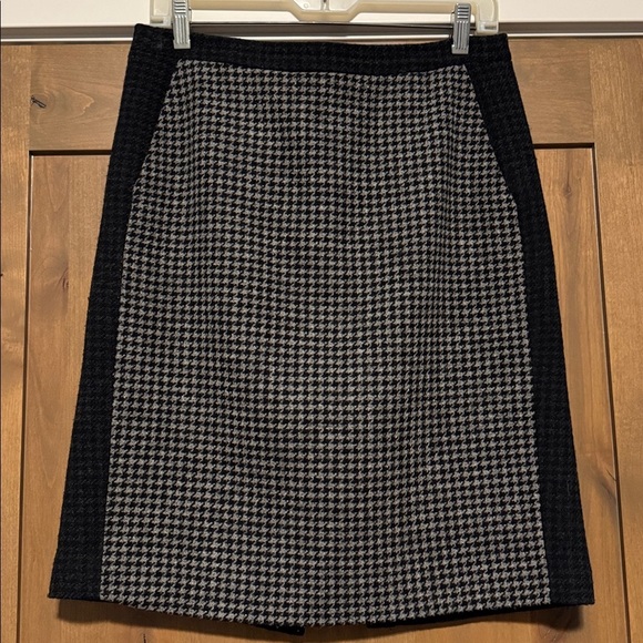 J. Crew The Pencil Skirt Womens 8 Wool Herringbone Grey/Black check Preppy Warm - Picture 1 of 10